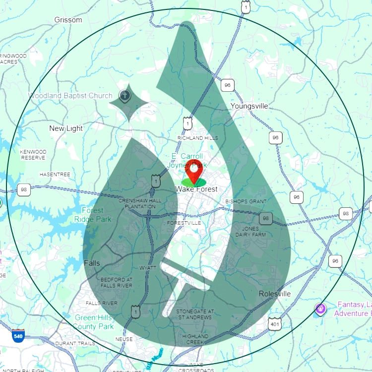 Área de servicio de Allied Cleaners en Wake Forest Mapa que muestra el área de servicio de Allied Cleaners alrededor de Wake Forest, Carolina del Norte, con el logo en forma de gota y el radio de cobertura.
